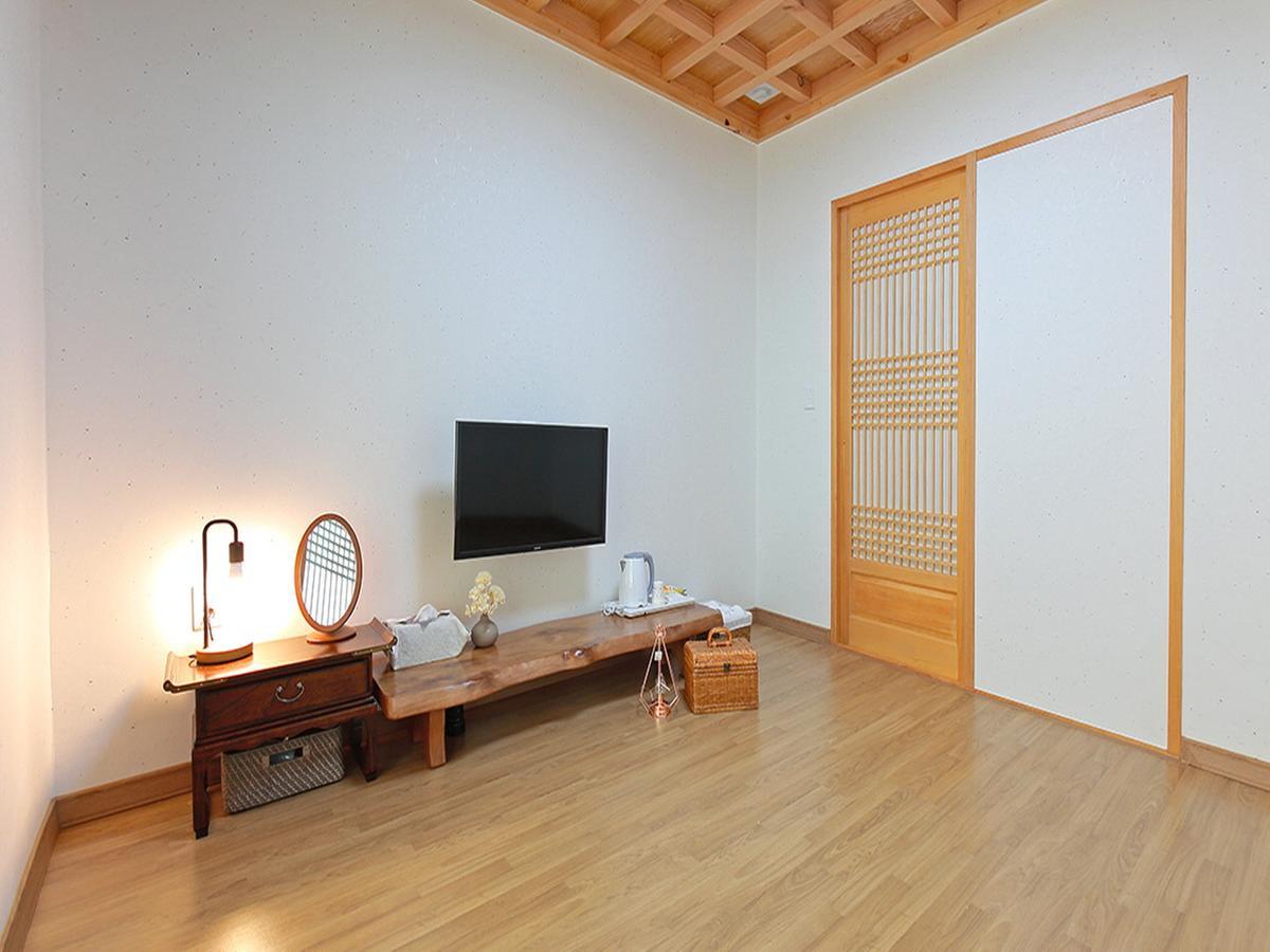 Cheonggong Hanok Stay Gyeongju Exterior foto