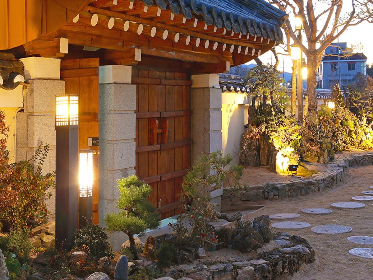 Cheonggong Hanok Stay Gyeongju Exterior foto